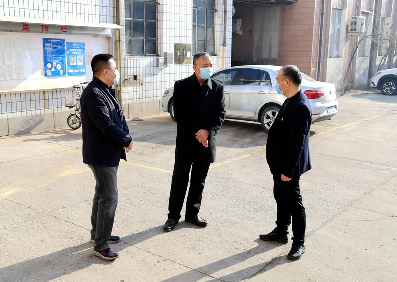 副区长胡学春来我村五星村授牌 023.jpg