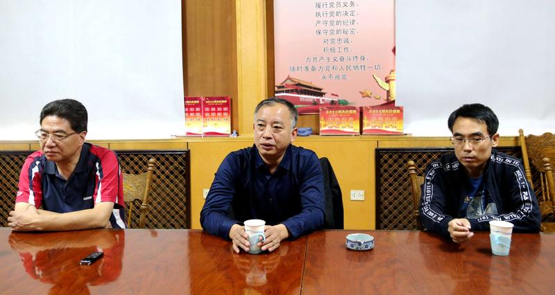 北辰区副区长胡学春来韩家墅村检查煤改电工作